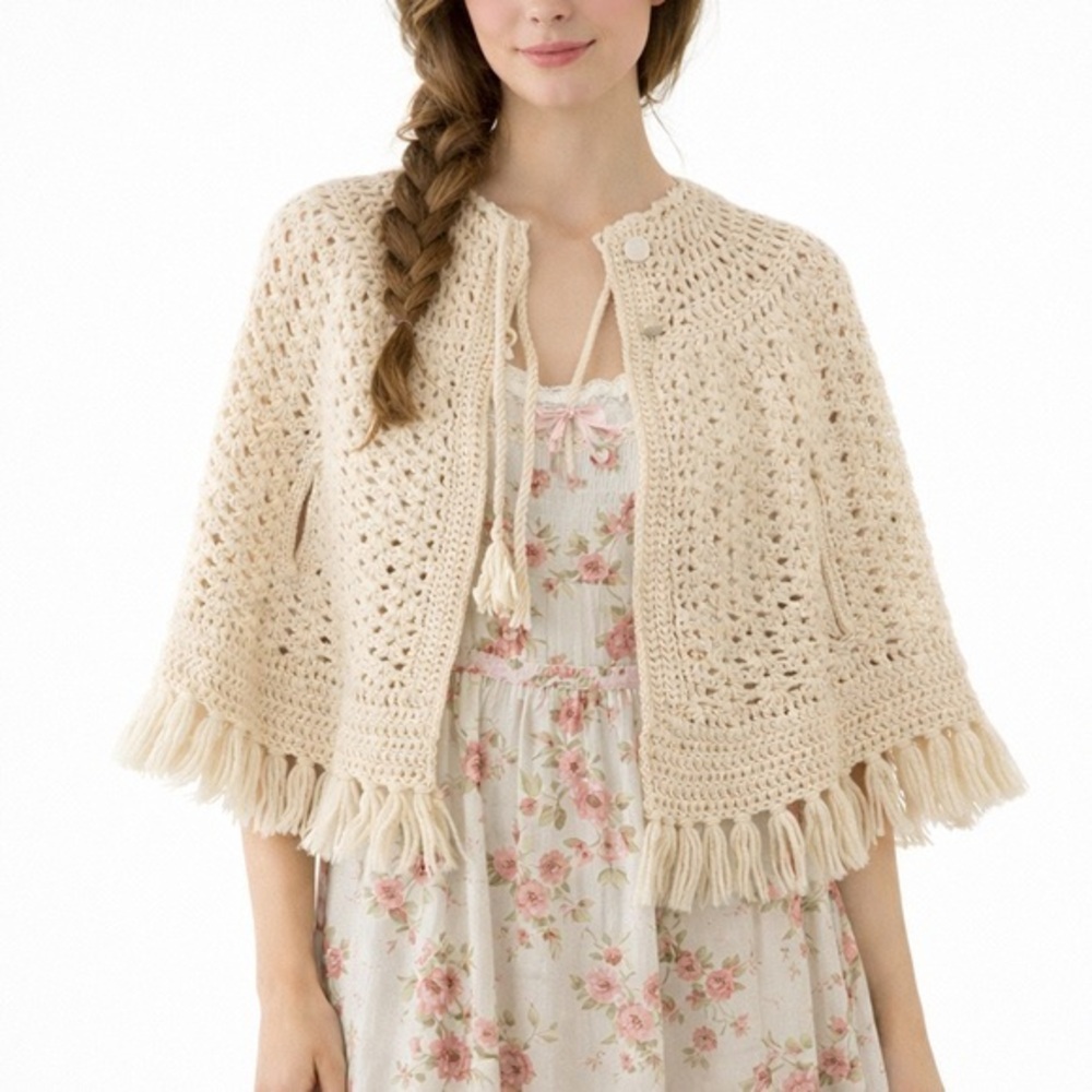 Vintage 70s Crochet Cape Poncho Cream Fringe Boho Cottagecore Festival